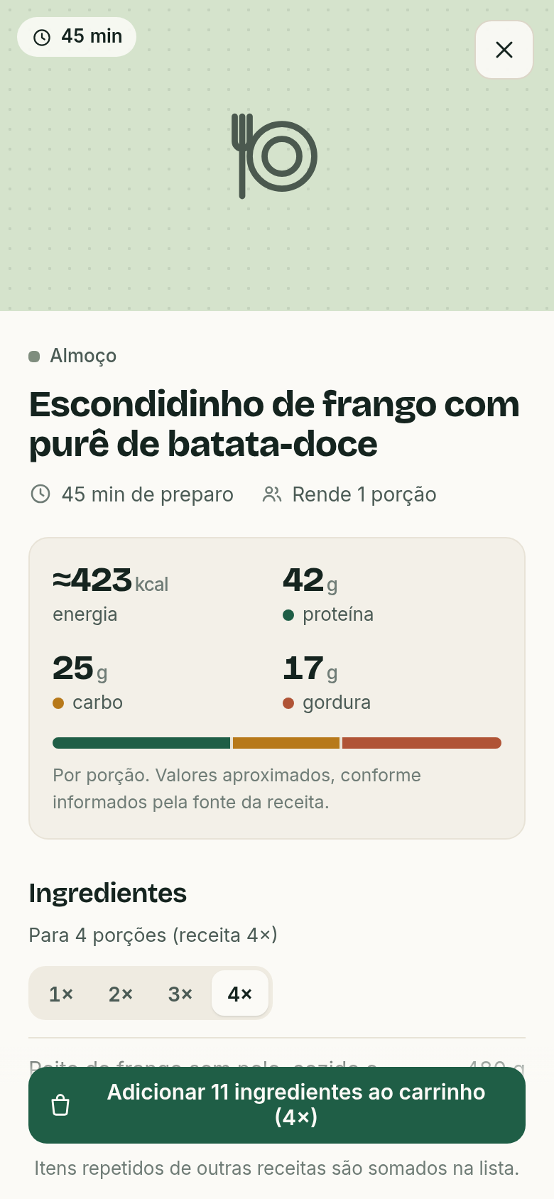 Receita de escondidinho de frango aberta no celular, com macros por porção e seletor de porções em 4 vezes